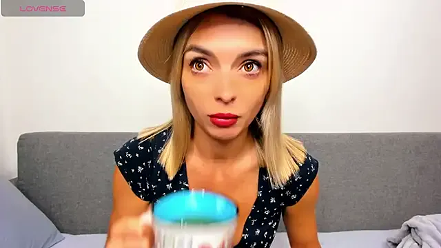 _ellen_meow_ on StripChat 