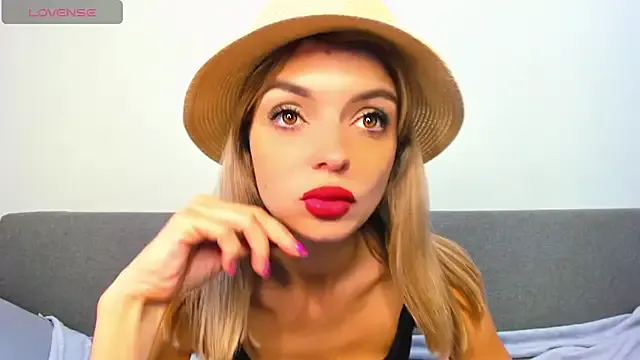 _ellen_meow_ on StripChat 