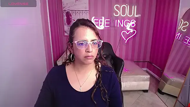 _Evoni_b — massage naked clit and spit on it