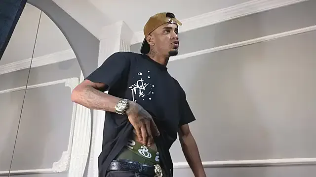 AaronCruz_ on StripChat 