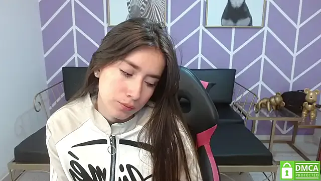 Adhara_Kitten on StripChat 