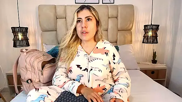 AdharaSmithh on StripChat 