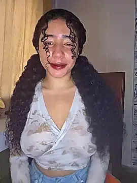 Aillyn_Moonlight on StripChat 