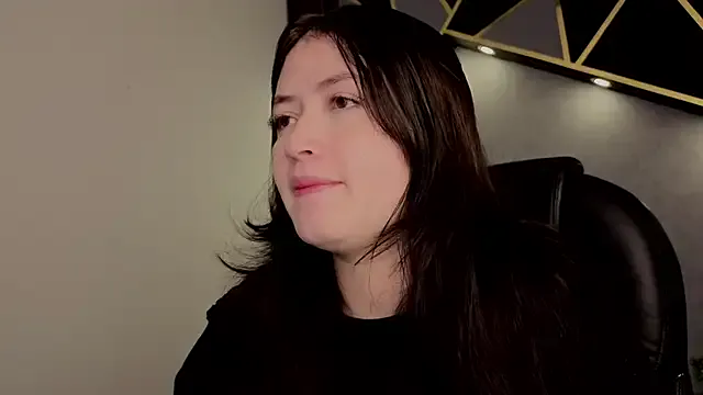 almma_shy on StripChat 
