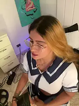 Amber_Martins_ — My ass shines while my panties fall
