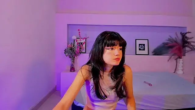 AnaisVelvet7 on StripChat 