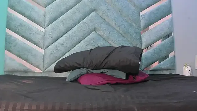 AngelineJolie — Oils ass + Spank ass x5 