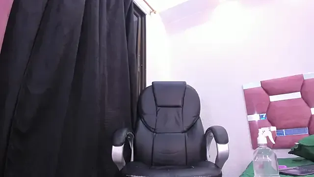AvaGrey_ on StripChat 