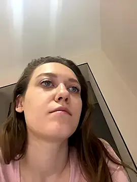 Bambi-Live — Ride dildo+hot video for last tipper