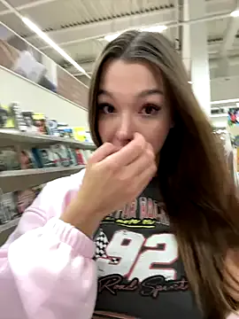 barbiehumpxxx — Show pussy on aisle