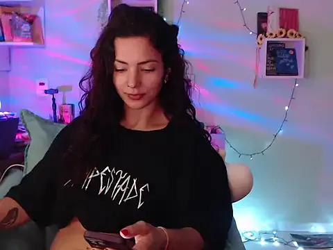 BeellyDance on StripChat 