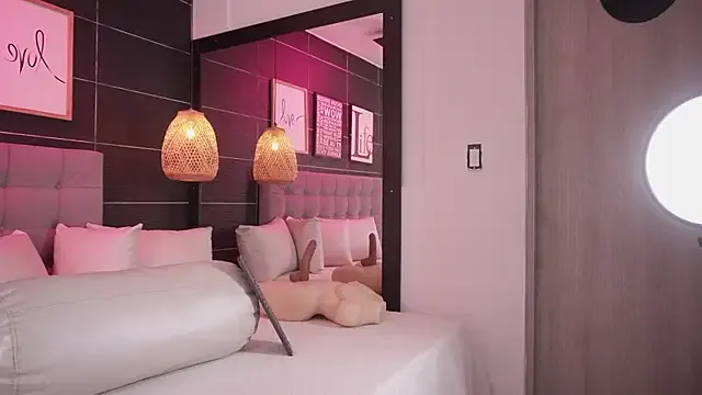 Bella_TS_ on StripChat 
