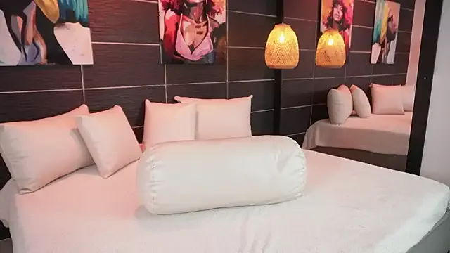 Bella_TS_ on StripChat 