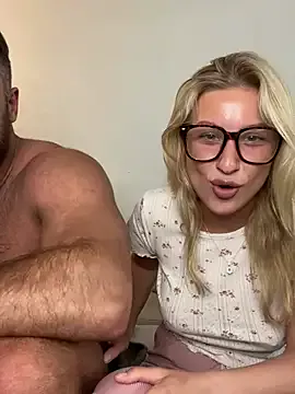 belle98 on StripChat 