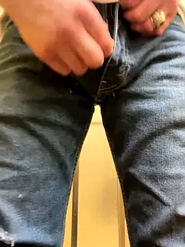 BIGWHITECOCKDOC36 — Close up cumshot