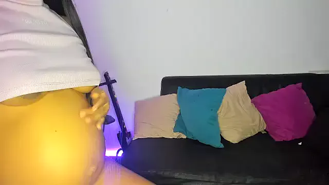 Bonny_ebony1 on StripChat 