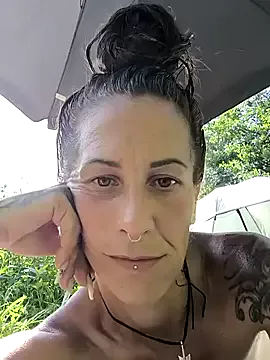 bosslady1984 on StripChat 