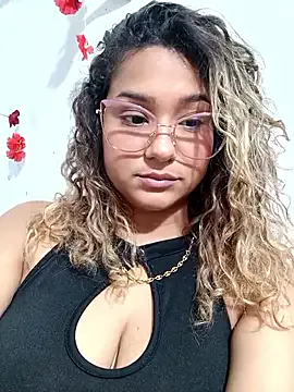 BrendaGirs — fingers in the pussy