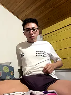 CamiRojas_boy — Take off underguear 