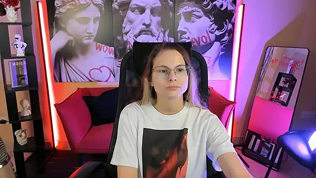 Carrie_Rose — Apply lipstick