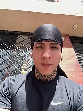Christangel96_ — Show Dick in Store bar