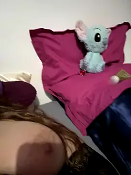 curvy_lola —  Faites moi jouir 