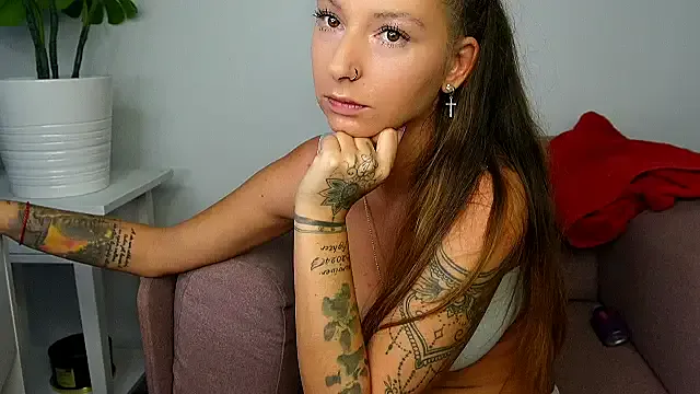DemiDimarco — Oil my tits and massage