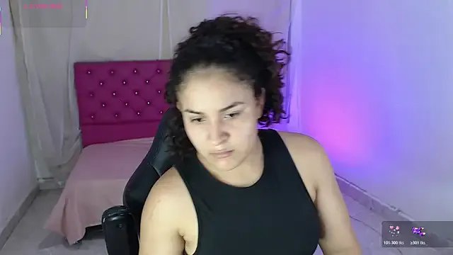 diana_fitass on StripChat