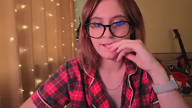 Diana_Flower — Show tongue <3