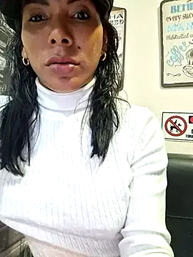 Doll_Loren on StripChat 
