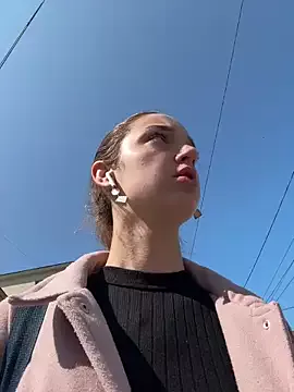 DollyTall on StripChat 