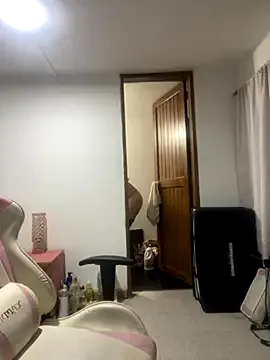 emma_hot2006 on StripChat 