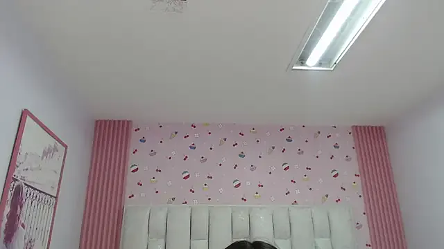 emma_sorni_s on StripChat 
