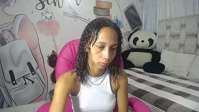 EMMA_SWEETT1 on StripChat 