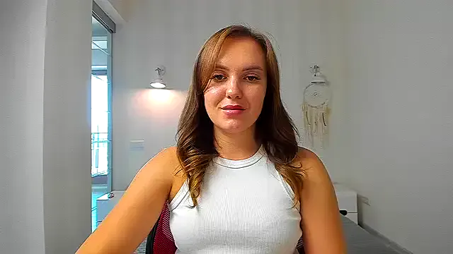 EmmaNorman on StripChat 