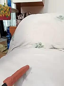 EmmaQueen4 on StripChat 