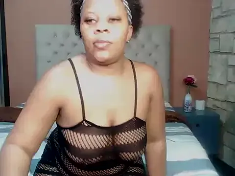 EmmyLove1 on StripChat