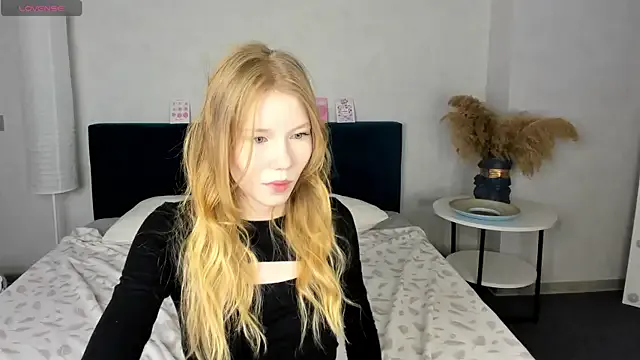 Esme_Runn on StripChat 