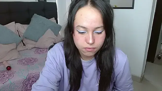 Eymmy_24 on StripChat 