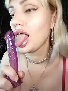 Freya_Milf — open cheekssss