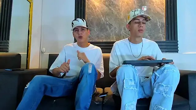 Golden_princess — SHOW NAWED BOYS  AND HARD COCK