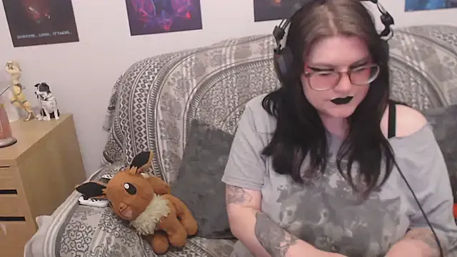 GothSuccubusBabe — TOPLESS 1 HR