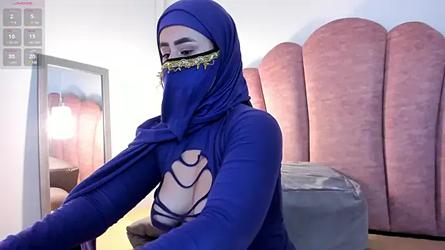 halabi_saha on StripChat 