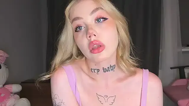 hanna_cry_baby — Doggy naked