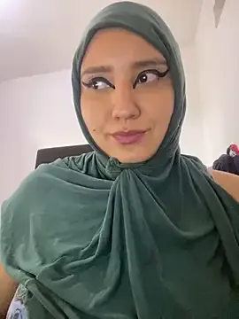 hannahayat on StripChat 