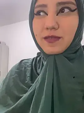 hannahayat on StripChat 