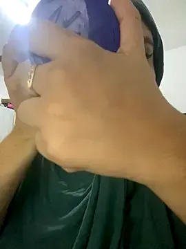 hannahayat on StripChat 