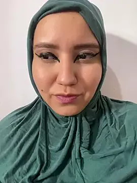 hannahayat on StripChat 