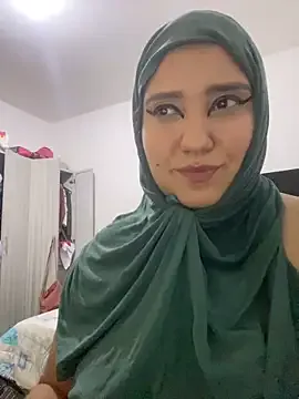 hannahayat on StripChat 