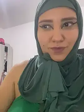 hannahayat on StripChat 